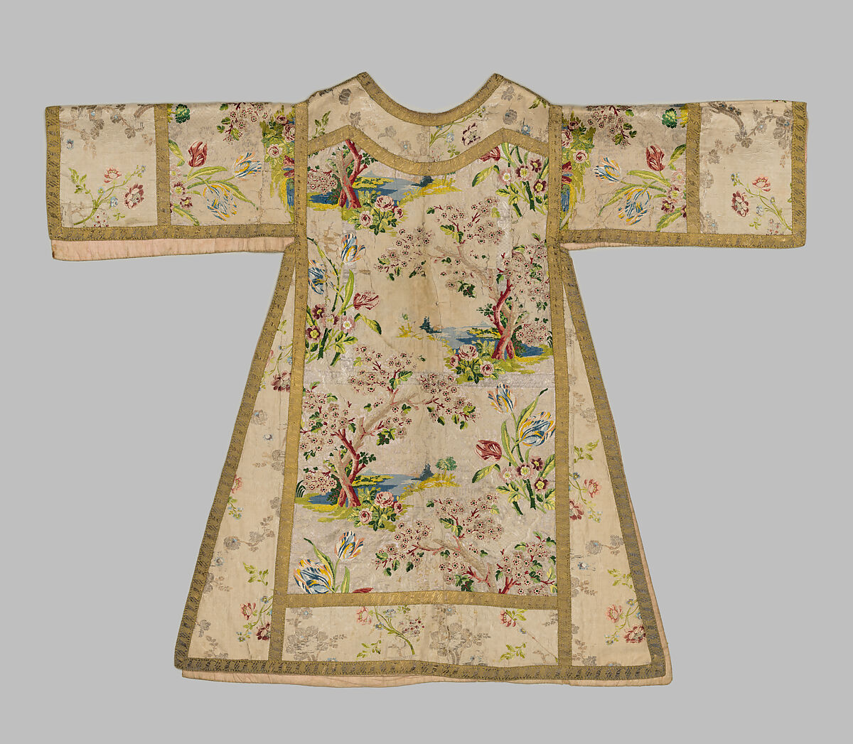 Dalmatic, Silk and metal thread, French