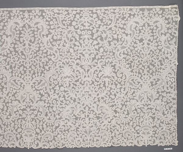 Flounce, Bobbin lace, Milanese lace, Italian