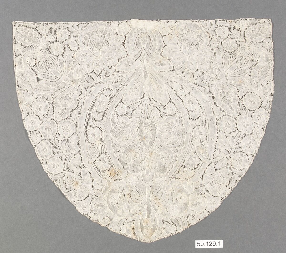 Cap crown and lappet, Bobbin lace, point d'Angleterre, Flemish