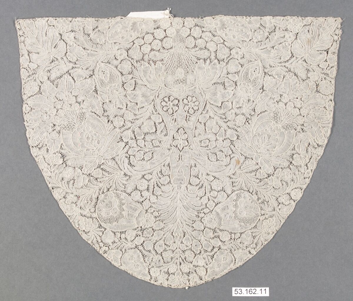 Cap crown, Bobbin lace, point d'Angleterre, Flemish, Brussels