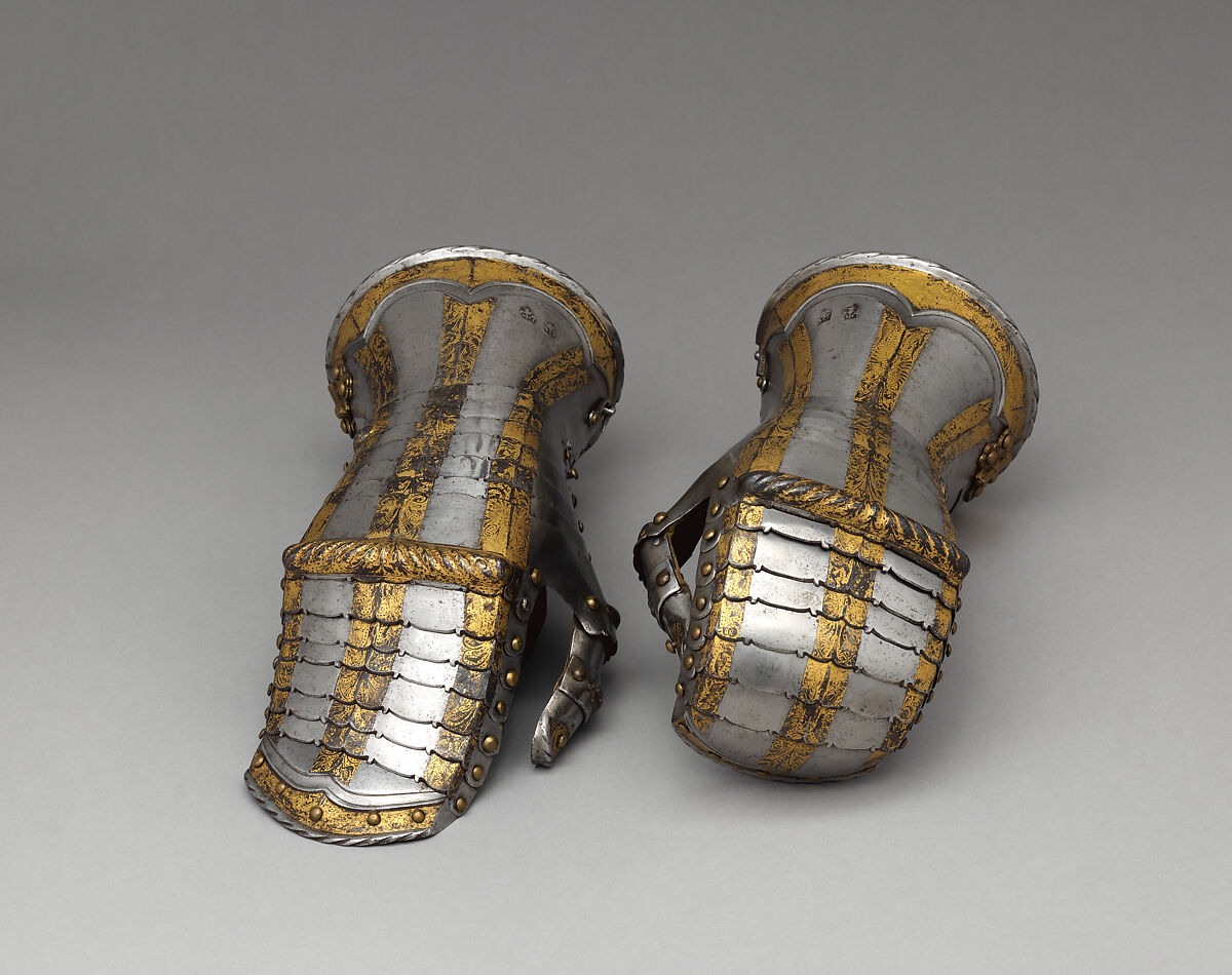 Pair of Mitten Gauntlets, Valentin Siebenbürger (German, Nuremberg, ca. 1510–1564, master in 1531), Steel, gold, German, Nuremberg 