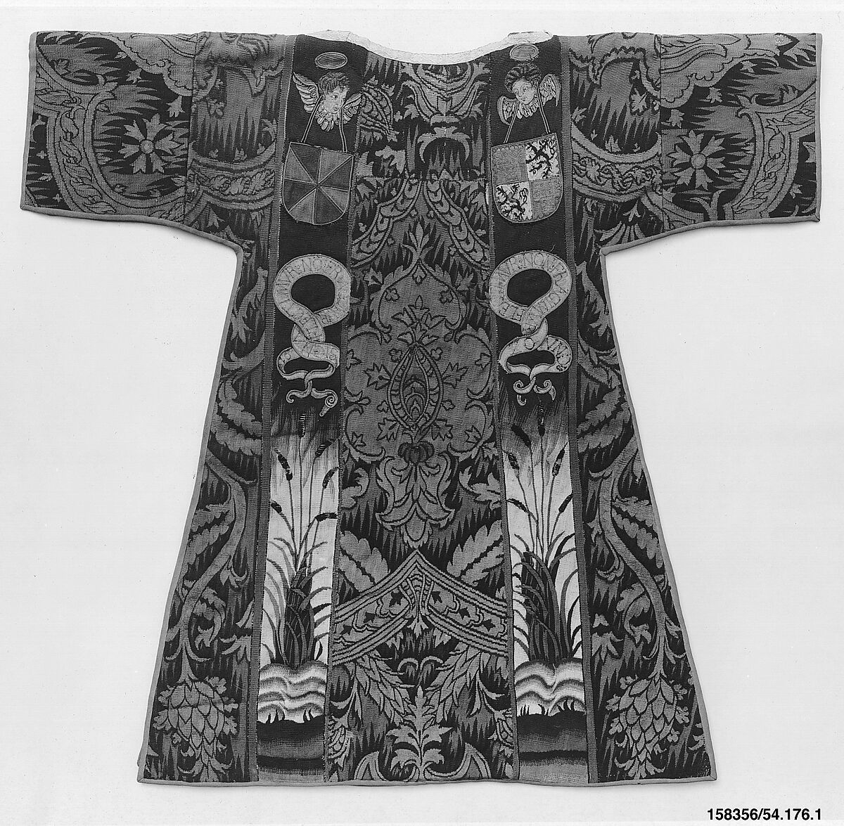 Dalmatic with the Sudarium, Wool, silk, linen (16-18 warps per inch, 6-7 per cm.), Netherlandish, probably Gouda
