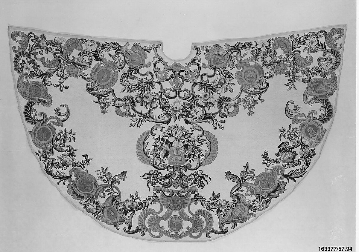 Mantle, Probably woven by workshop of Franciszek Glaise (active 1743–58), Silk and silver-gilt thread (22-28 warps per inch, 10-12 per cm.), Polish, Cracow