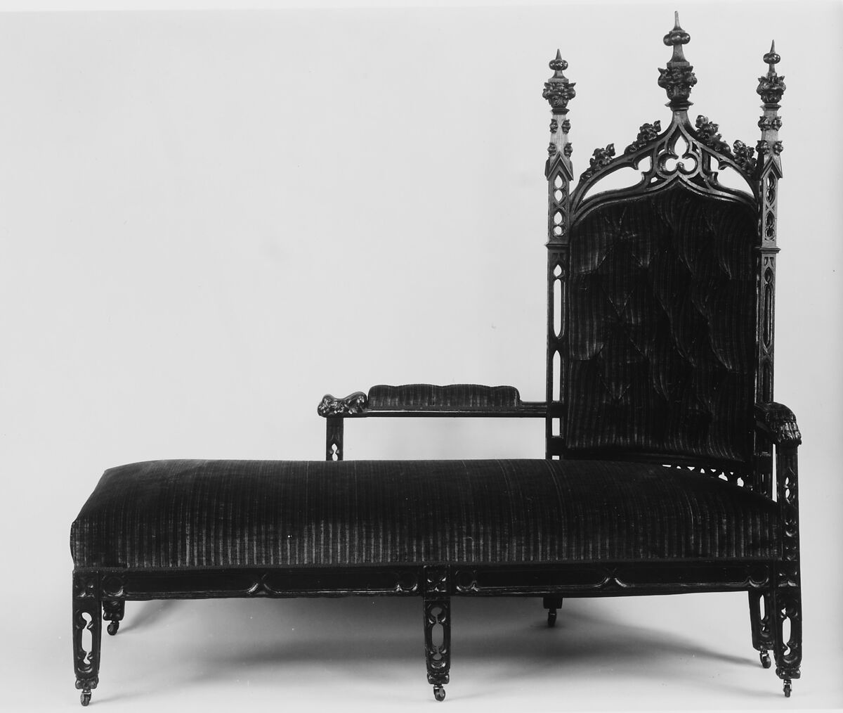 Couch, Oak, chestnut, cedar, American