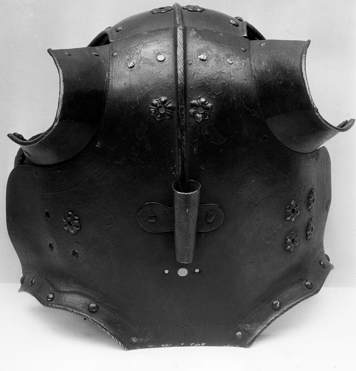 Jousting Armor (Rennzeug) 
and Matching Half-Shaffron, Steel, leather, paint, German, probably Dresden or Annaberg