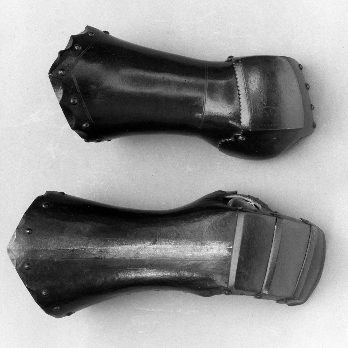 Jousting Armor (Rennzeug) 
and Matching Half-Shaffron, Steel, leather, paint, German, probably Dresden or Annaberg