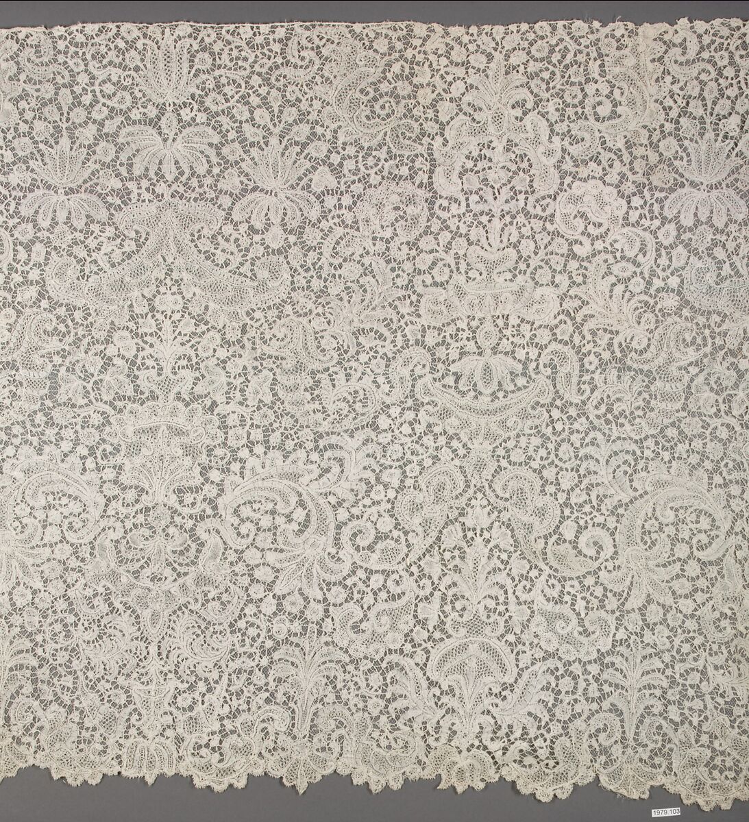 Flounce, Linen, bobbin lace, Flemish