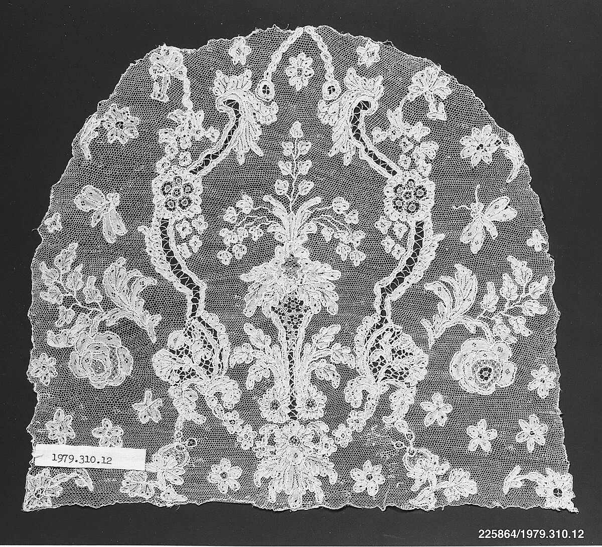 Cap crown, Needle lace, point d’Alençon, linen, French 