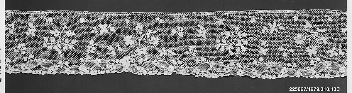 Garniture or papillon, Needle lace, point d'Argentan, linen, French 