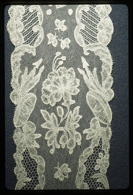 Two joined lappets and papillon edging, Bobbin lace, Brussels lace, point d'Angleterre, linen, Flemish