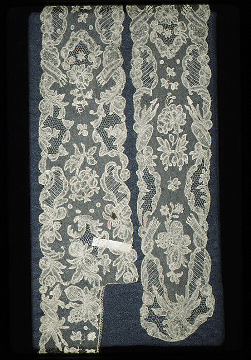 Two joined lappets and papillon edging, Bobbin lace, Brussels lace, point d'Angleterre, linen, Flemish 