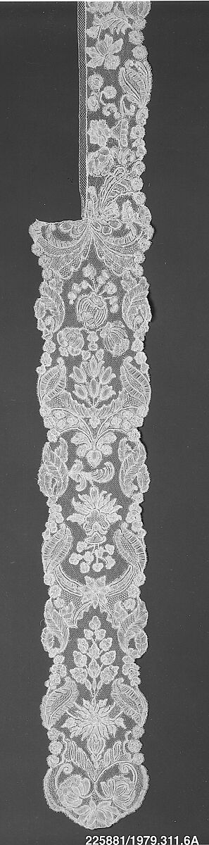Pair of lappets and papillon, Bobbin lace, Brussels lace, point d'Angleterre, linen, Flemish 