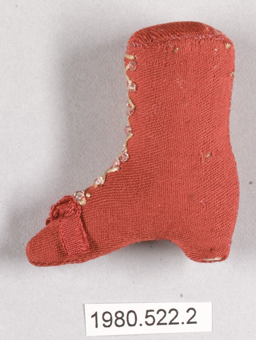 Pincushions (2), Wool, silk, glass beads, horsehair and paper, British or American