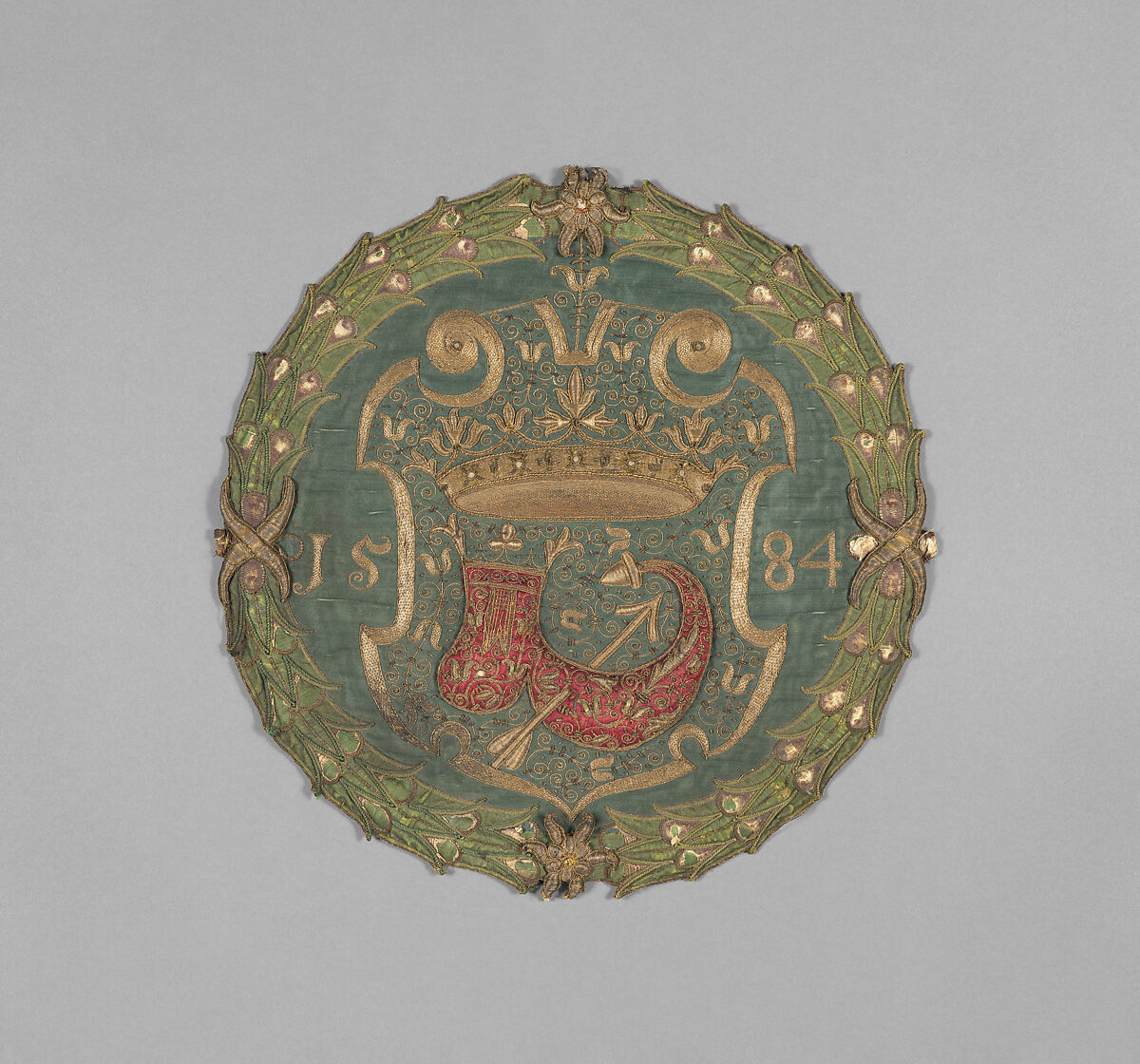 Coffin shield, Silk, metal thread, linen padding, gilt glass, German