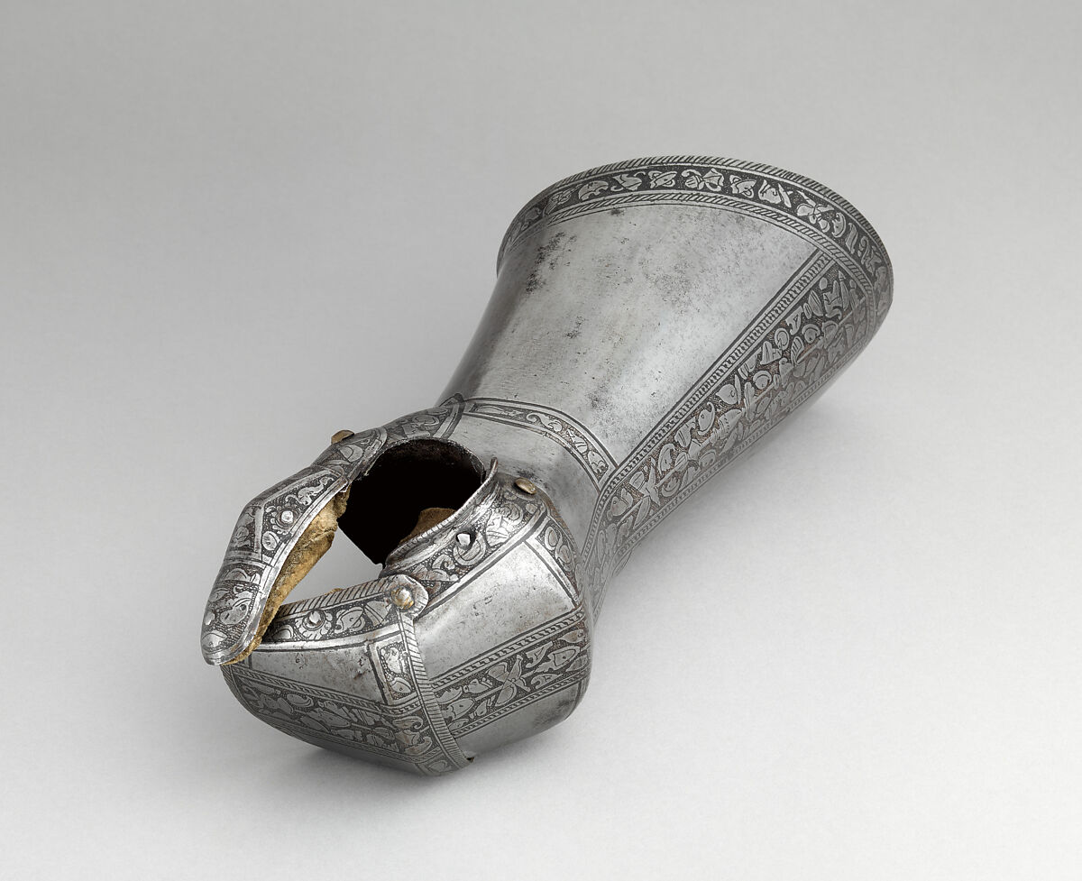 manifer-reinforced-left-gauntlet-italian-the-met