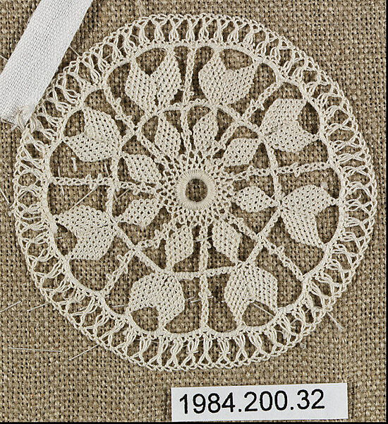 Small roundel, Cotton, needle lace, Armenian 