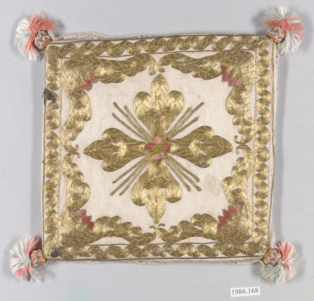 Chalice Veil, SIlk, metal thread and linen, Italian, probably Sicily