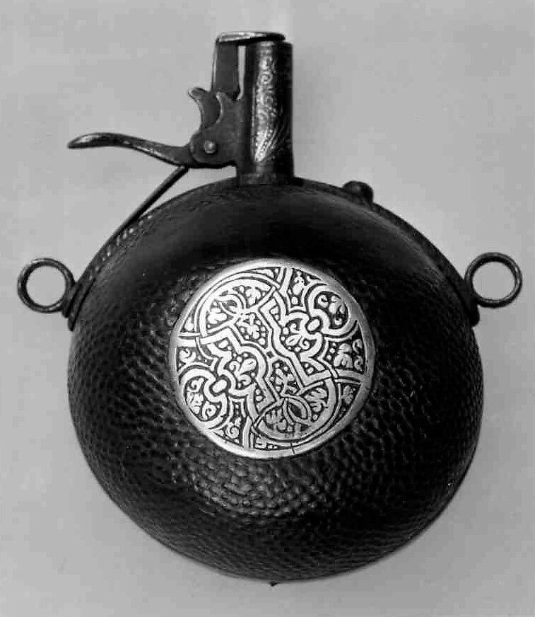 Priming Flask, Wood, steel, silver, German, probably Saxony 