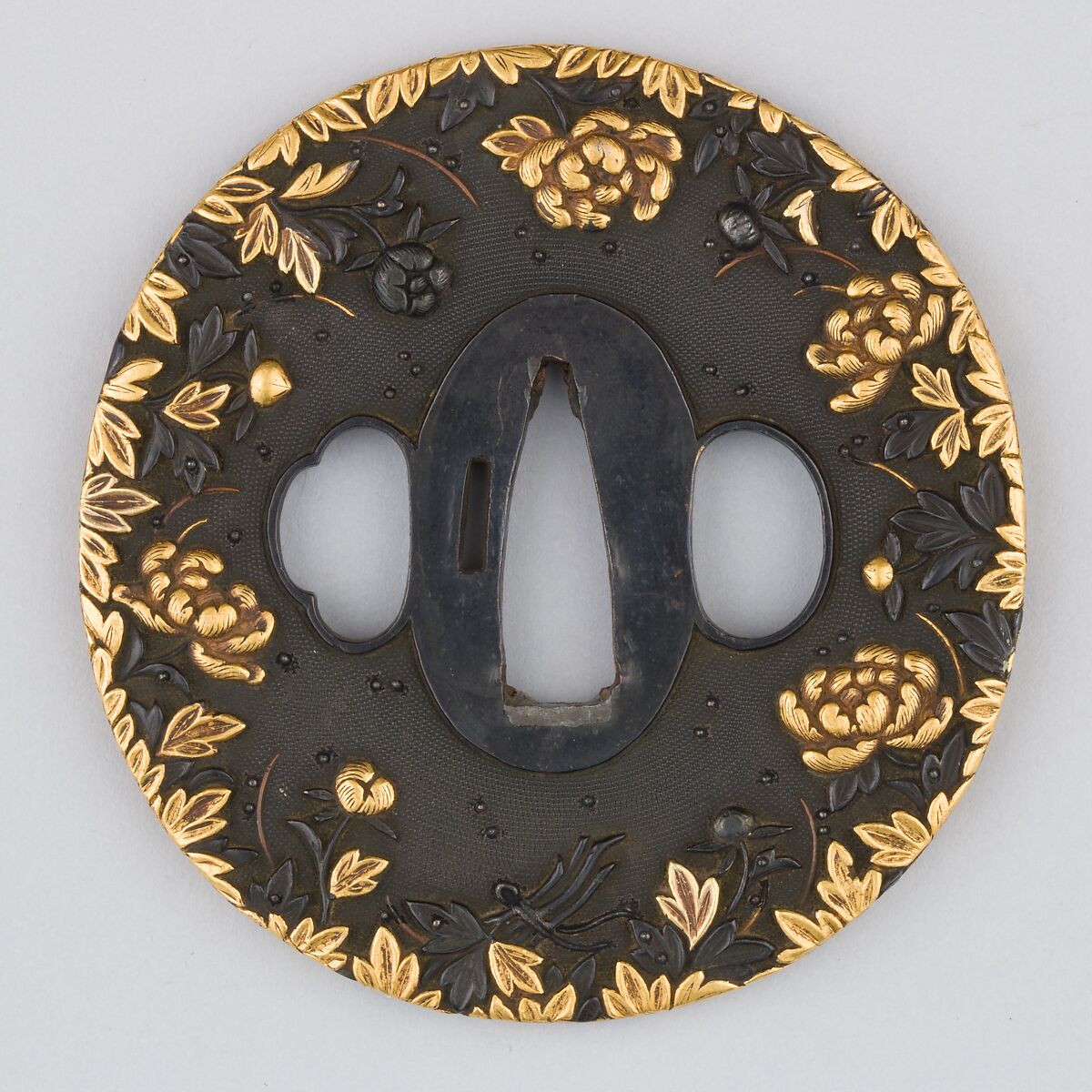 Sword Guard (Tsuba), Copper-gold alloy (shakudō), gold, silver, copper, Japanese 