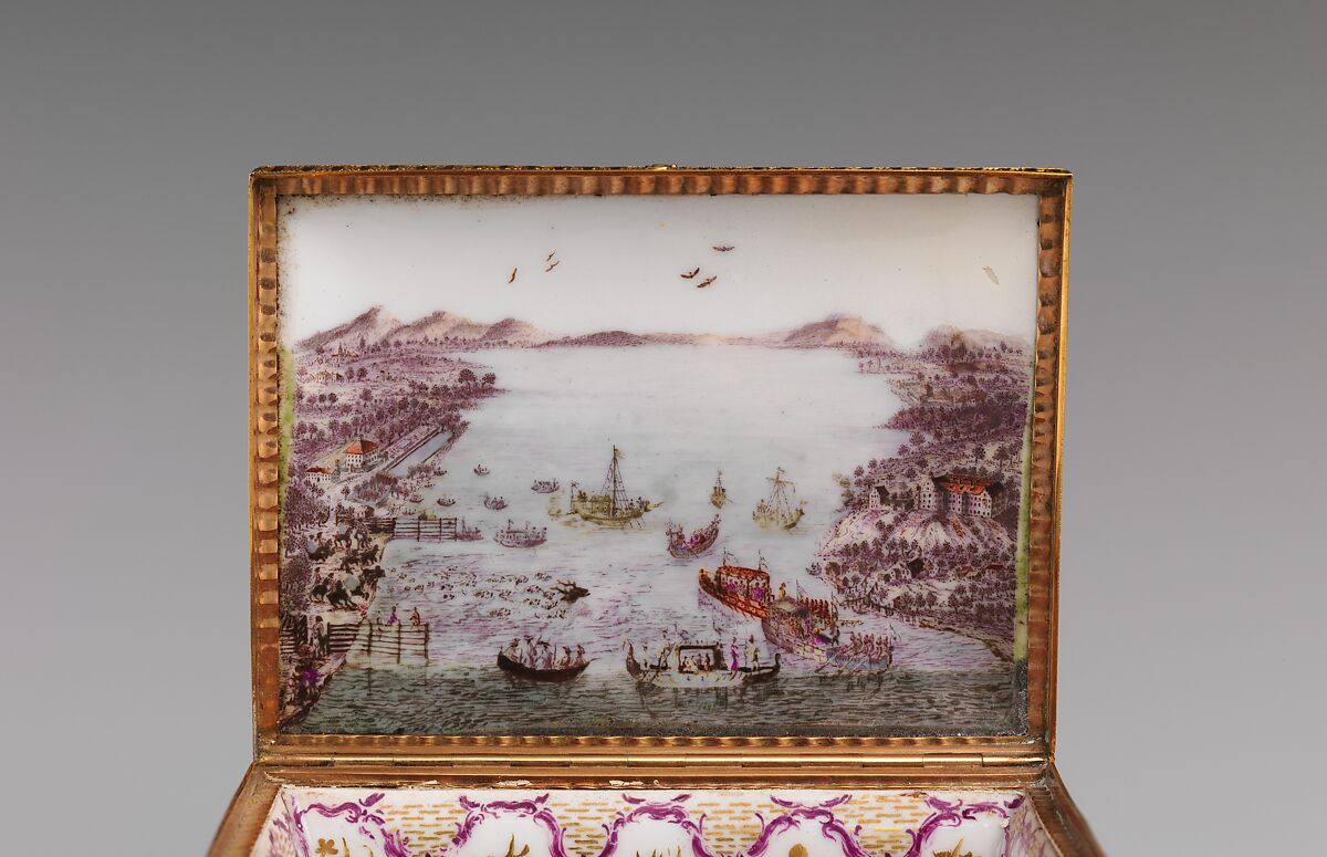 Snuffbox, Nymphenburg Porcelain Manufactory (German, 1747–present), Hard-paste porcelain; gold, German, Nymphenburg
