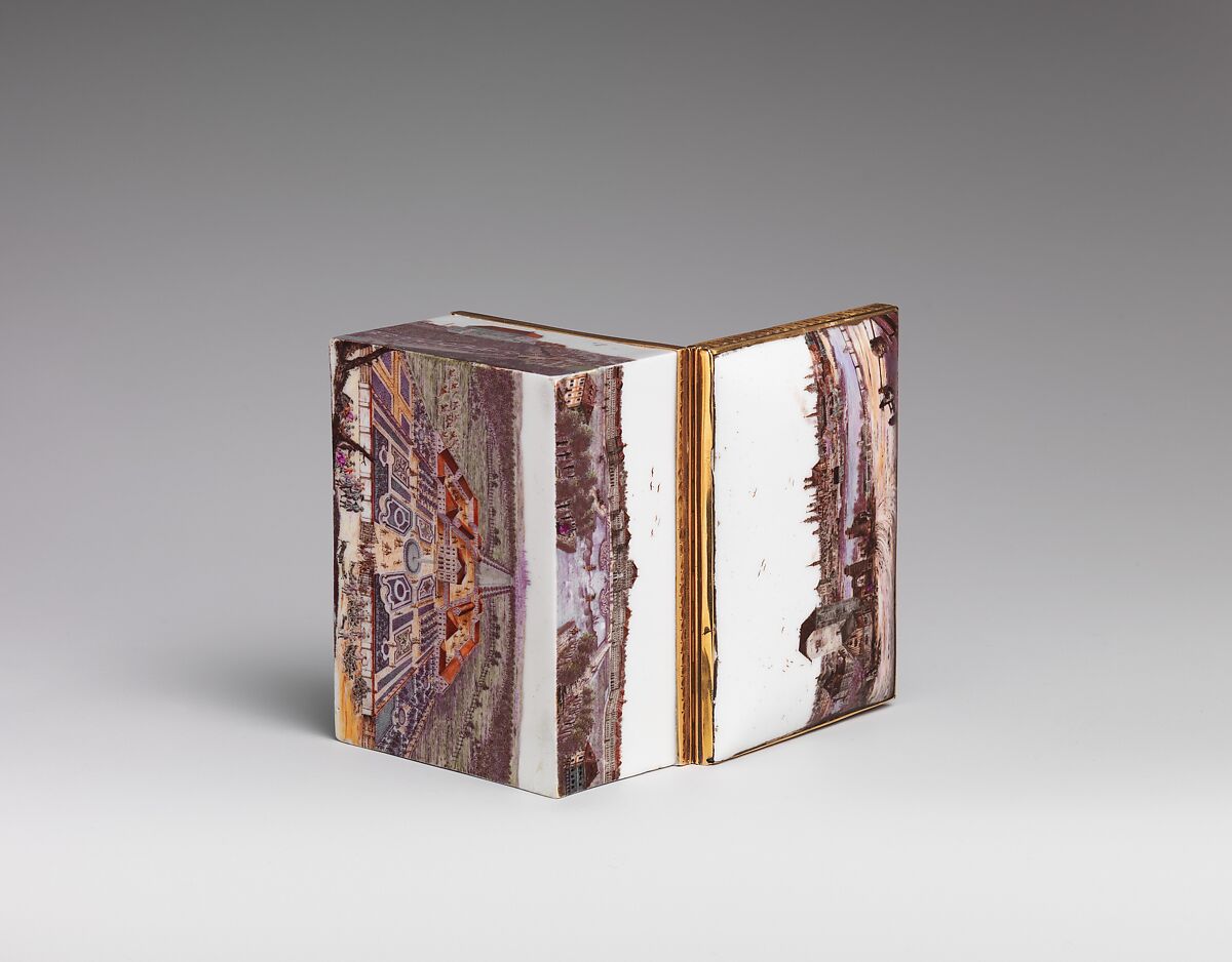 Snuffbox, Nymphenburg Porcelain Manufactory (German, 1747–present), Hard-paste porcelain; gold, German, Nymphenburg