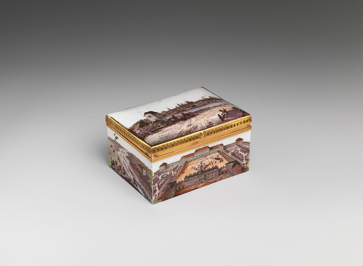 Snuffbox, Nymphenburg Porcelain Manufactory (German, 1747–present), Hard-paste porcelain; gold, German, Nymphenburg 