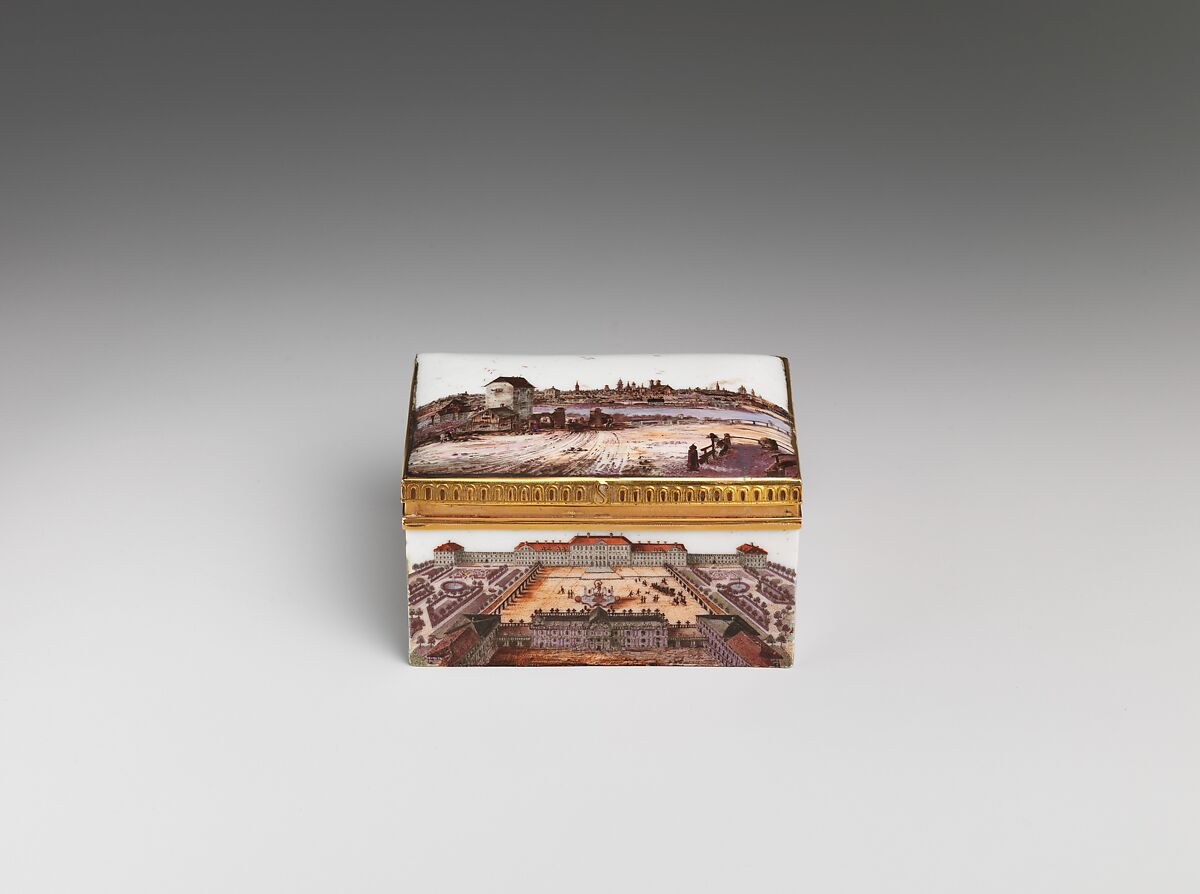 Snuffbox, Nymphenburg Porcelain Manufactory (German, 1747–present), Hard-paste porcelain; gold, German, Nymphenburg