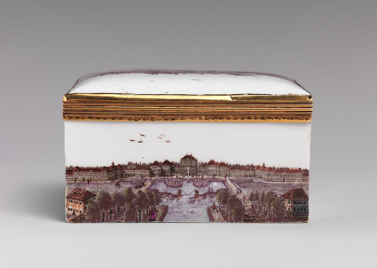 Snuffbox, Nymphenburg Porcelain Manufactory (German, 1747–present), Hard-paste porcelain; gold, German, Nymphenburg