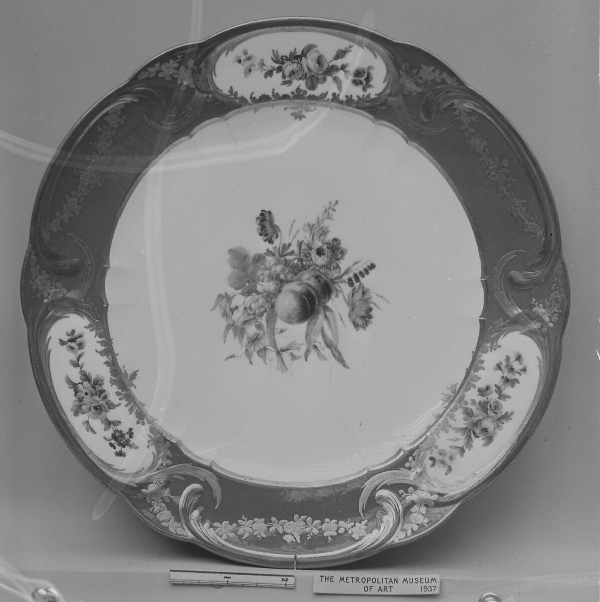 Plate (Assiette à palmes) (1 of 102) (part of a service), Sèvres Manufactory (French, 1740–present), Soft-paste porcelain, French, Sèvres 