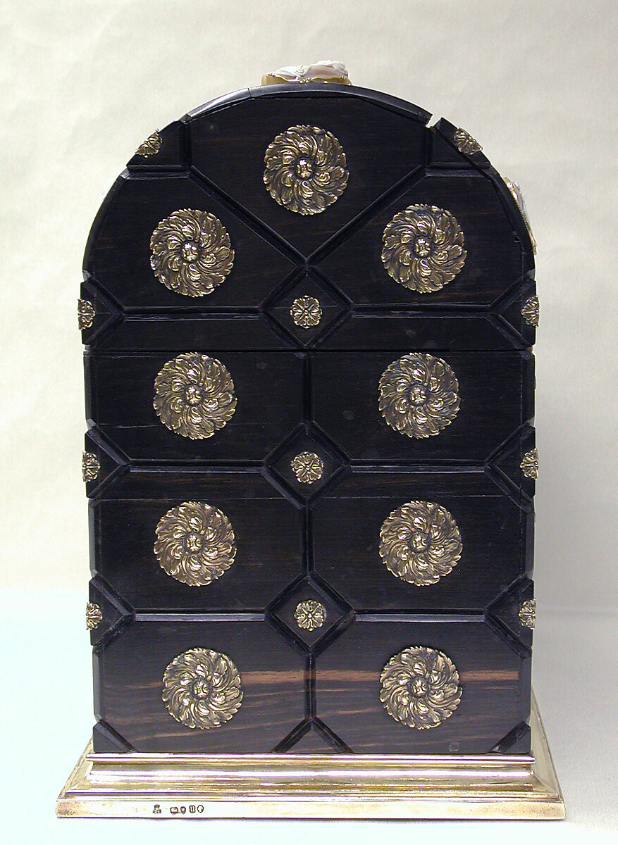 Casket, Unknown maker for R. &amp; S. Garrard &amp; Co. (founded 1735), Shell cameo; Macassar ebony; silver-gilt, British (casket) and Italian (cameos)