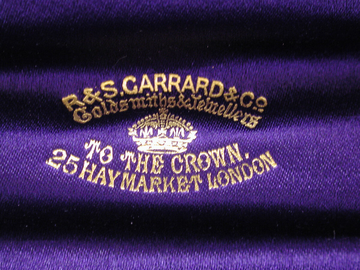 Casket, Unknown maker for R. &amp; S. Garrard &amp; Co. (founded 1735), Shell cameo; Macassar ebony; silver-gilt, British (casket) and Italian (cameos)