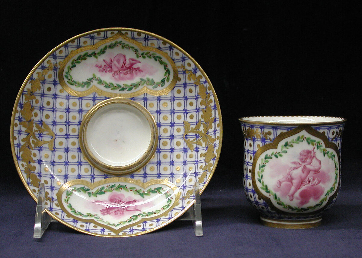 Saucer, Soft-paste porcelain, French 