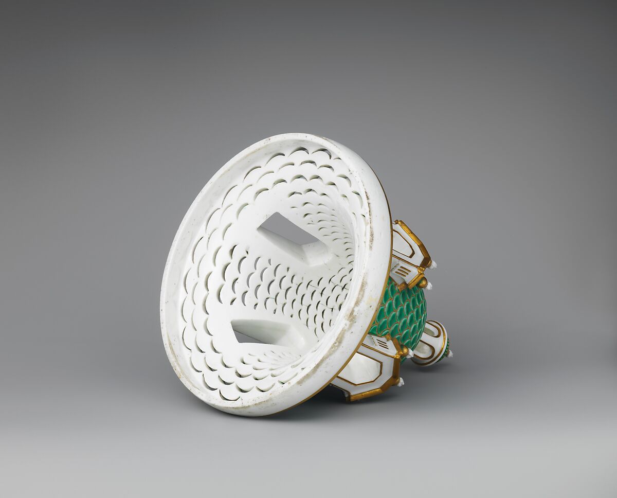 Vase with cover (Vase en tour) (one of a pair), Sèvres Manufactory (French, 1740–present), Soft-paste porcelain decorated in polychrome enamels, gold, French, Sèvres