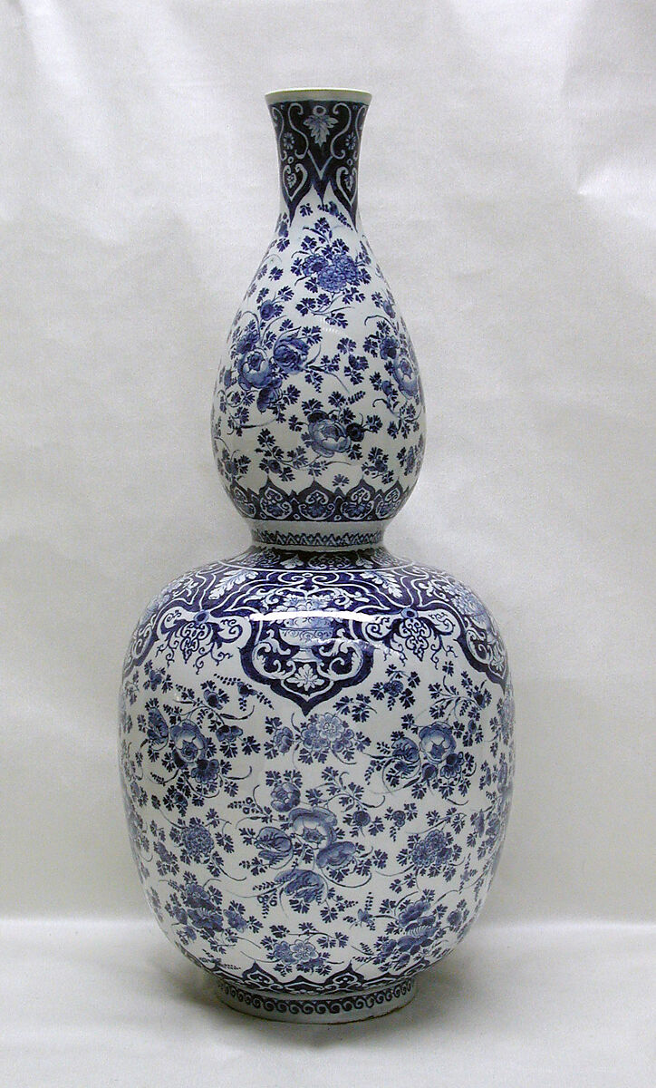 Double-gourd vase (one of a pair, part of a garniture), Lambertus van Eenhoorn (Dutch, 1651–1721), Tin-glazed earthenware, Dutch, Delft 