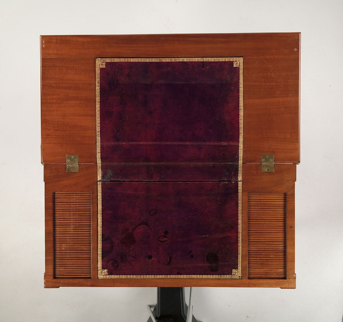 Game table, David Roentgen (German, Herrnhaag 1743–1807 Wiesbaden, master 1780), Oak and walnut, veneered with mahogany, maple, holly (the last two partially stained); iron, steel, brass, gilt bronze; felt and partially tooled and gilded leather, German, Neuwied am Rhine