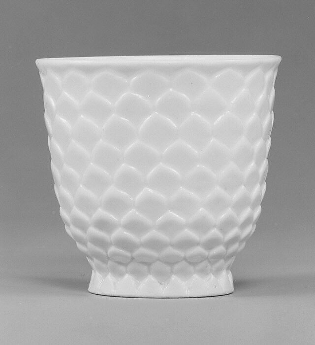 Cup (one of a pair), Saint-Cloud factory (French, mid-1690s–1766), Soft-paste porcelain, French, Saint-Cloud