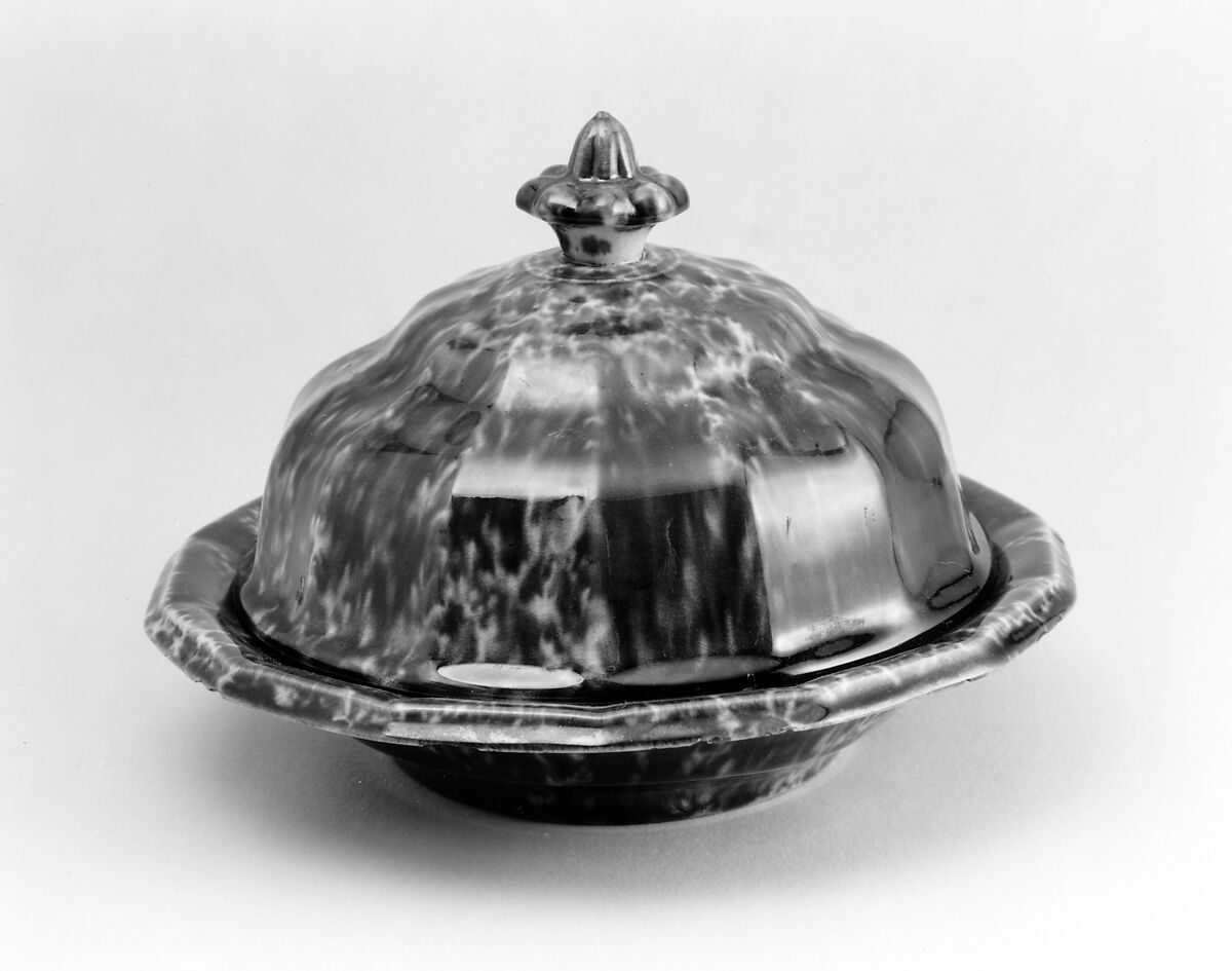 Covered Butter Dish, United States Pottery Company (1852–58), Mottled brown earthenware, American