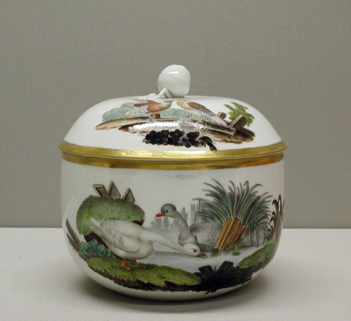 Sugar bowl, Höchst Manufactory (German, 1746–1796), Hard-paste porcelain, German, Höchst 