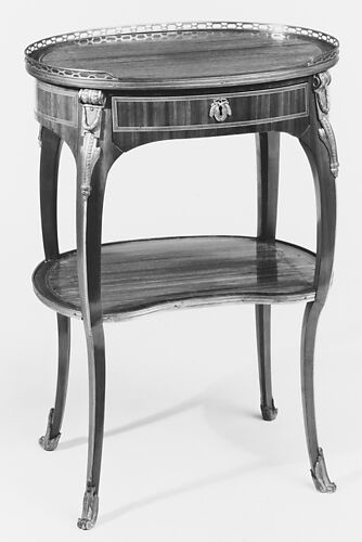 Roger Vandercruse, called Lacroix | Small oval writing table (one of a  pair) | French, Paris | The Metropolitan Museum of Art | Tischläufer