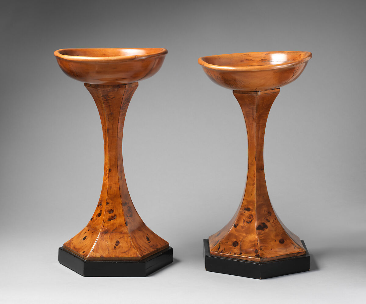 Pair of spitoons, Elm veneered on coniferous wood; poplar; ebonized wood base; 1 base with 2 pieces of oak with ebonized surface, Austrian 