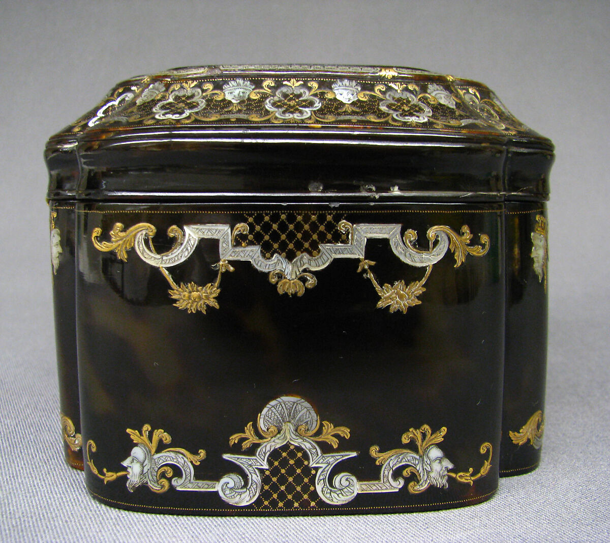 Box with Rachel Meeting Jacob at the Well, Tortoiseshell, mother-of-pearl, gold, Italian, Naples