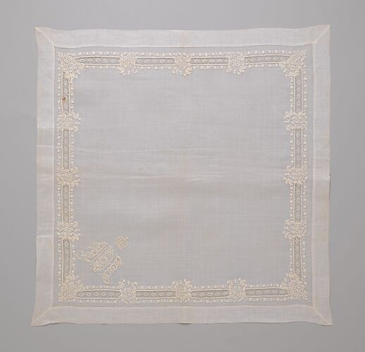 Dresser cloth
