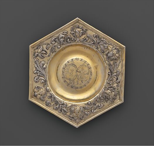 Hexagonal dish