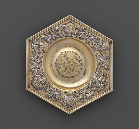 Hexagonal dish