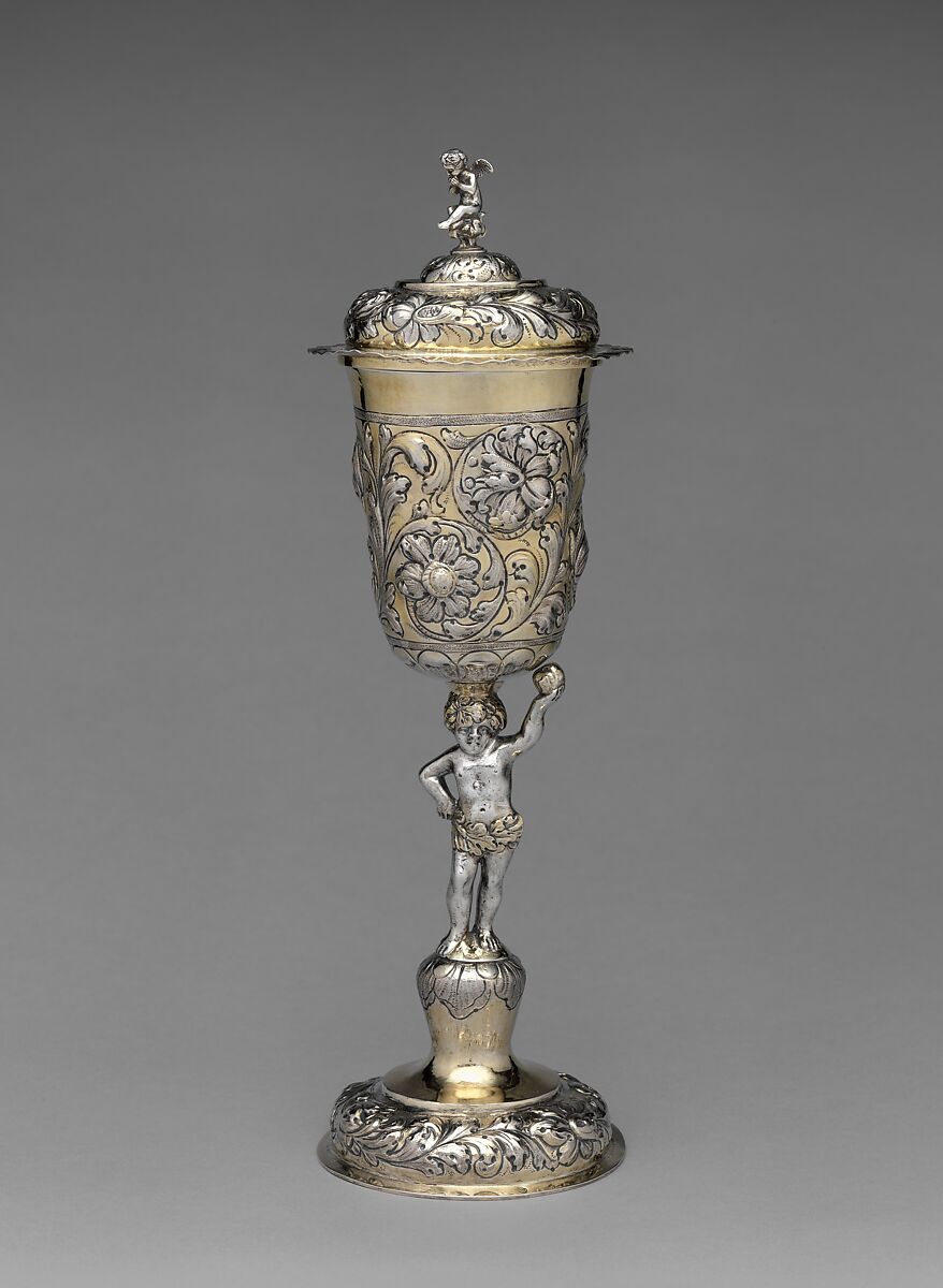 Standing cup with cover