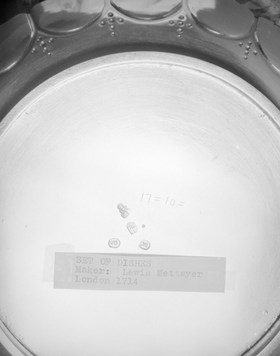 Dish (one of a pair) (part of a set), Lewis Mettayer (British, active 1700–died 1740), Gilded silver, British, London