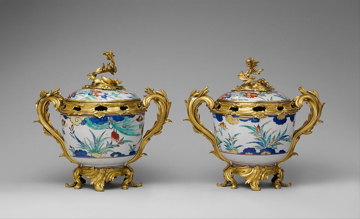 Potpourri bowl with cover (one of a pair), Hard-paste porcelain, gilt-bronze mounts, Japanese with French mounts 