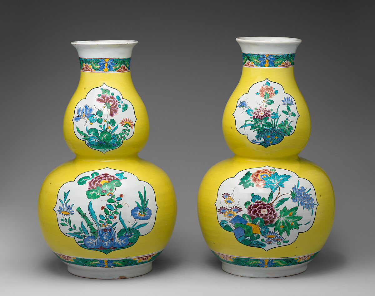 Double-gourd vase (one of a pair), Decorated in the style of Adam Friedrich von Löwenfinck (German, 1714–1754), Tin-glazed earthenware, German, Fulda