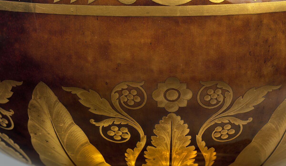 Medici vase with a scene of the château at Saint-Cloud (one of a pair), Sèvres Manufactory (French, 1740–present), Hard-paste porcelain decorated in polychrome enamels, gold, gilt bronze, French, Sèvres