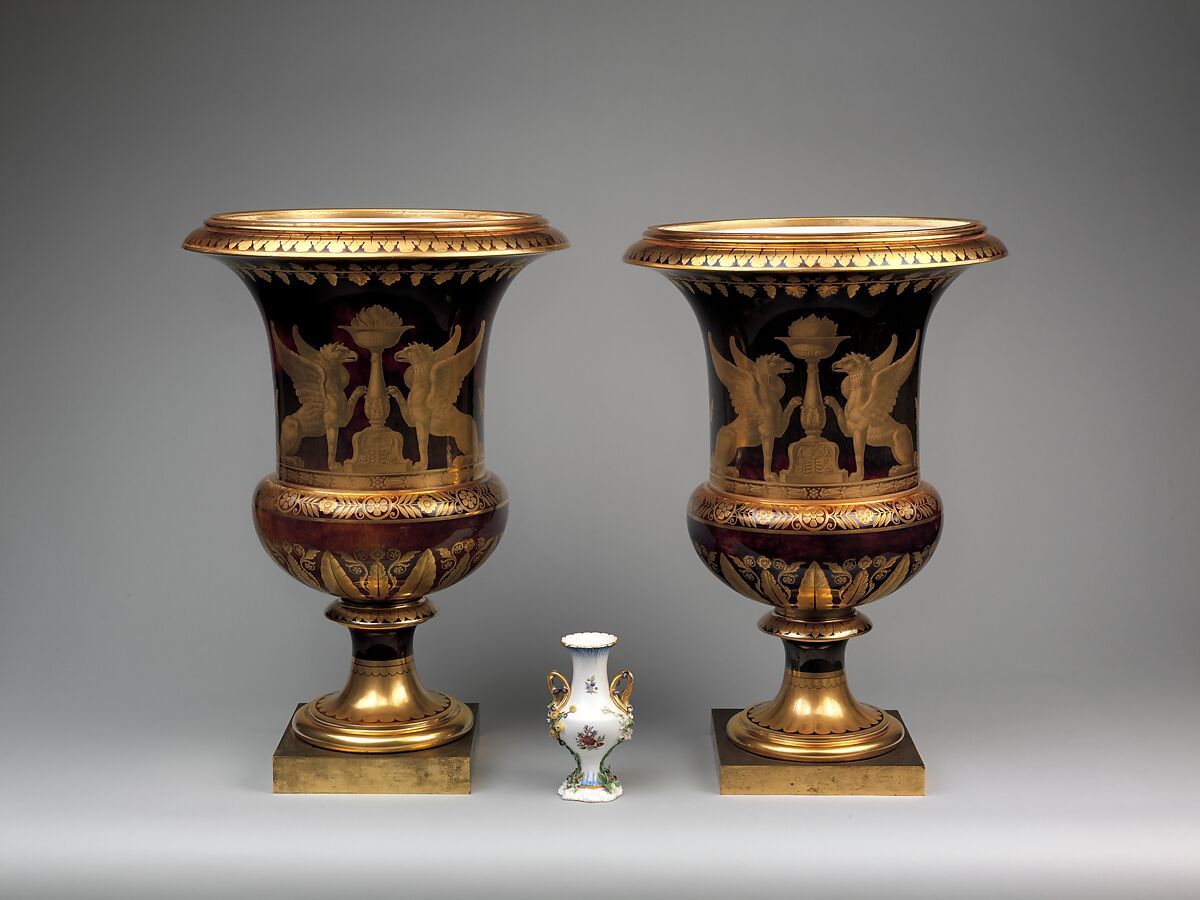 Medici vase with a scene of the park at Saint-Cloud (one of a pair), Sèvres Manufactory (French, 1740–present), Hard-paste porcelain decorated in polychrome enamels, gold, gilt bronze, French, Sèvres